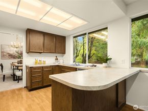 12511 37th Avenue NE, Seattle WA 98125