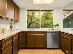 12511 37th Avenue NE, Seattle WA 98125