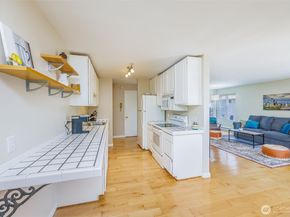1214 Taylor Avenue N 201, Seattle WA 98109