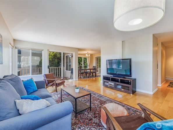 1214 Taylor Avenue N 201, Seattle WA 98109