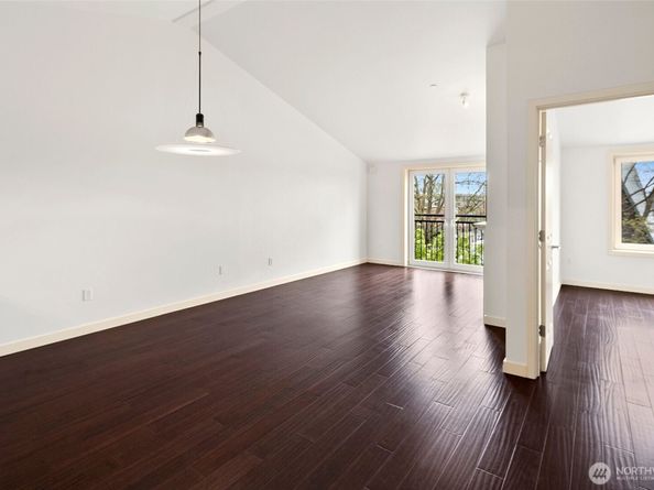 701 1st Avenue N 402, Seattle WA 98109