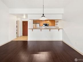 701 1st Avenue N 402, Seattle WA 98109
