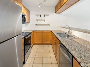 701 1st Avenue N 402, Seattle WA 98109