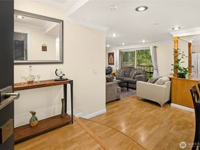 4727 W Lake Sammamish Parkway SE B201, Issaquah WA 98027