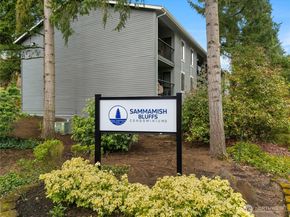 4727 W Lake Sammamish Parkway SE B201, Issaquah WA 98027