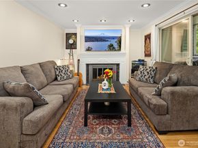 4727 W Lake Sammamish Parkway SE B201, Issaquah WA 98027