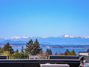 6318 41st Avenue SW D, Seattle WA 98136
