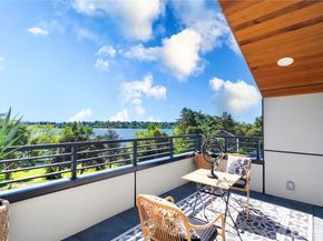 7107 Aurora Avenue N, Seattle WA 98103