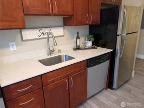 11415 Slater Avenue NE 204, Kirkland WA 98033