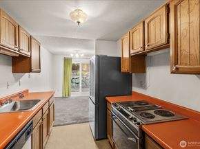 15914 3rd Place SW C, Burien WA 98166