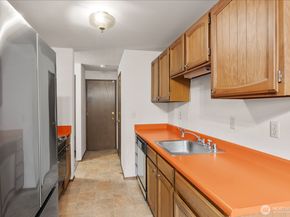 15914 3rd Place SW C, Burien WA 98166