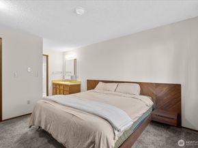 15914 3rd Place SW C, Burien WA 98166