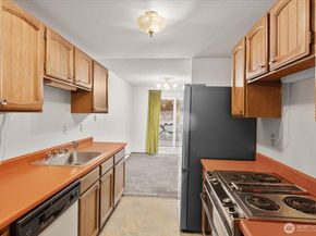 15914 3rd Place SW C, Burien WA 98166