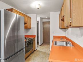 15914 3rd Place SW C, Burien WA 98166