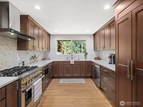 15245 260th Avenue SE, Issaquah WA 98027