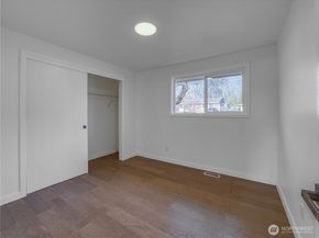 18 232nd Place SW, Bothell WA 98021