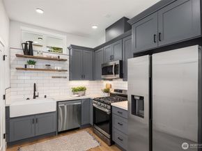 6037 42nd Avenue SW B, Seattle WA 98136