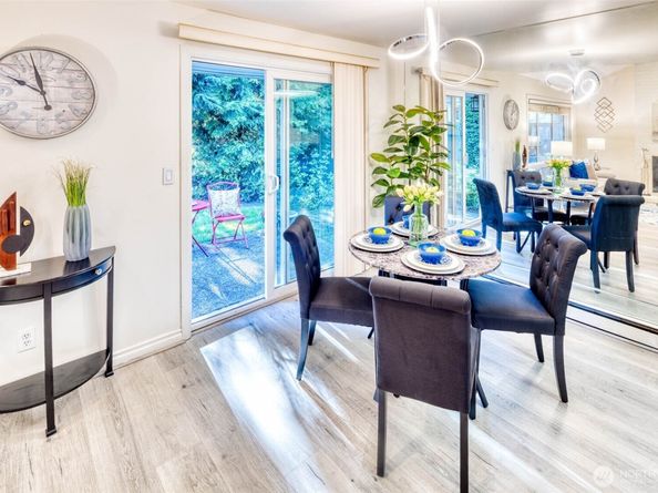 15208 NE 8th Street C4, Bellevue WA 98007