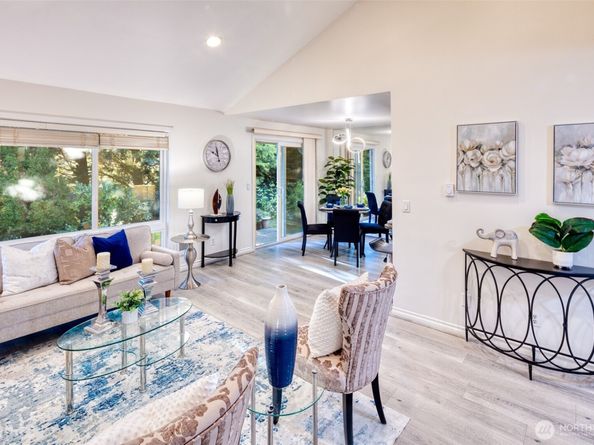 15208 NE 8th Street C4, Bellevue WA 98007
