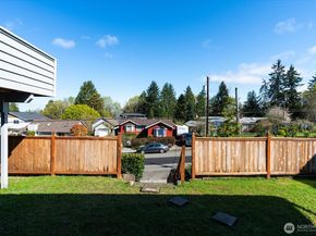 944 Maple Street, Edmonds WA 98020