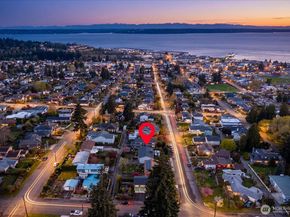 944 Maple Street, Edmonds WA 98020