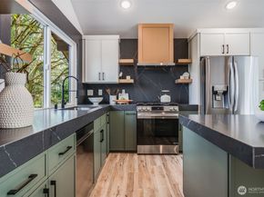 13402 NE 119th Way, Redmond WA 98052