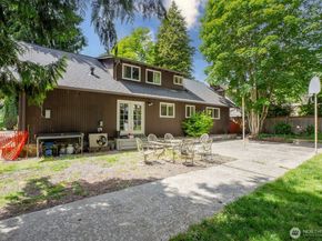 18816 89 Avenue NE, Bothell WA 98011