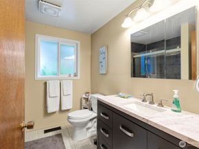 18816 89 Avenue NE, Bothell WA 98011