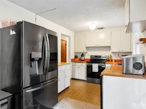 18816 89 Avenue NE, Bothell WA 98011