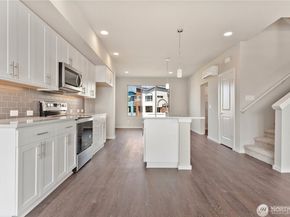 1066 SW 99th Place 55, Seattle WA 98106