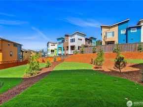 1066 SW 99th Place 55, Seattle WA 98106