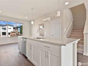 1066 SW 99th Place 55, Seattle WA 98106