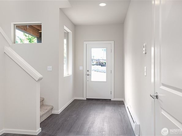 1066 SW 99th Place 55, Seattle WA 98106