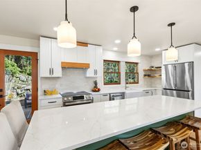 7238 Lakemont Boulevard SE, Bellevue WA 98006