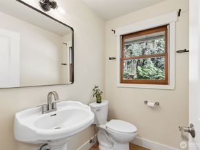 7238 Lakemont Boulevard SE, Bellevue WA 98006