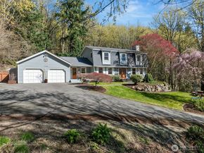 7238 Lakemont Boulevard SE, Bellevue WA 98006