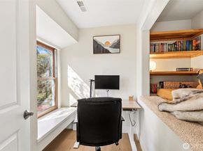 7238 Lakemont Boulevard SE, Bellevue WA 98006
