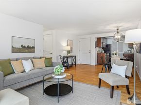 3045 20th Avenue W 409, Seattle WA 98199
