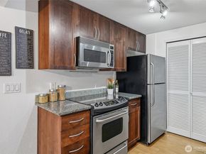 3045 20th Avenue W 409, Seattle WA 98199
