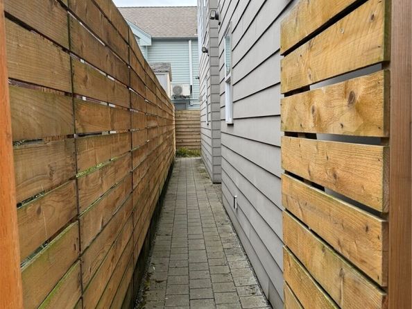 1017 NE 55th Street, Seattle WA 98105