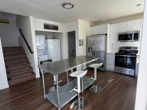 1017 NE 55th Street, Seattle WA 98105