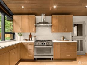 7236 NE 121st Place, Kirkland WA 98034