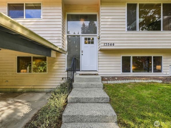 13544 127th Avenue NE, Kirkland WA 98034