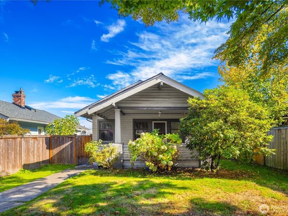 2570 5th Avenue W, Seattle WA 98119
