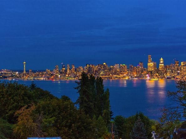 1718 Palm Avenue SW, Seattle WA 98116