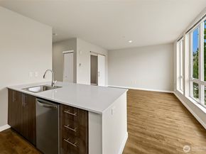 121 12th Avenue E 409, Seattle WA 98102