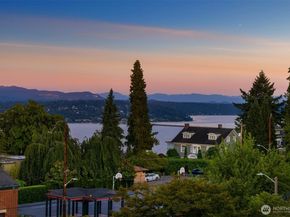 928 34th Avenue, Seattle WA 98122
