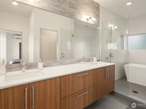 928 34th Avenue, Seattle WA 98122
