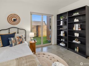 928 34th Avenue, Seattle WA 98122