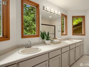 22542 NE 46th Street, Redmond WA 98053